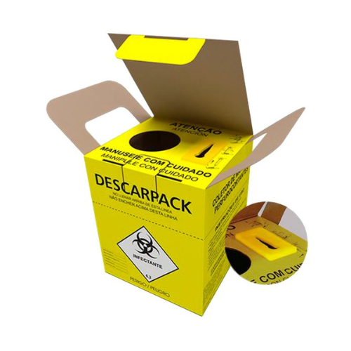 Coleto 1,5L Perfurocortante Agulha Descarpack - Ortopedia Online SP Coletor de materiais perfurocortantes Descarpack de 1,5L. A caixa é amarela com o símbolo de material infectante em destaque. A imagem mostra o produto montado, com o bocal aberto para o descarte.