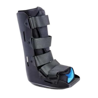 Bota Ortopédica Mova - Cano Longo- Tamanho M - Ortopedia Online SP Bota Ortopédica Mova de cano longo, na cor preta, com fechos de cinta ajustáveis e design anatômico para imobilização da perna e pé.