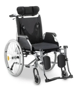 Cadeira de rodas Dellamed Tetra D700 em alumínio na cor cinza e preta, com encosto reclinável, apoio de cabeça e rodas anti-furo.