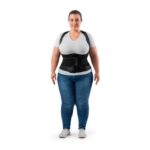 Corretor postural Support Hidrolight na cor preta. A imagem mostra o corretor nas costas de um usuário, destacando as tiras de ajuste, o fecho abdominal e a estrutura reforçada com aço.