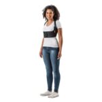 Corretor postural boost Hidrolight, na cor preta, em fundo branco. A imagem mostra o corretor visto de costas, com as tiras ajustáveis e o design discreto.